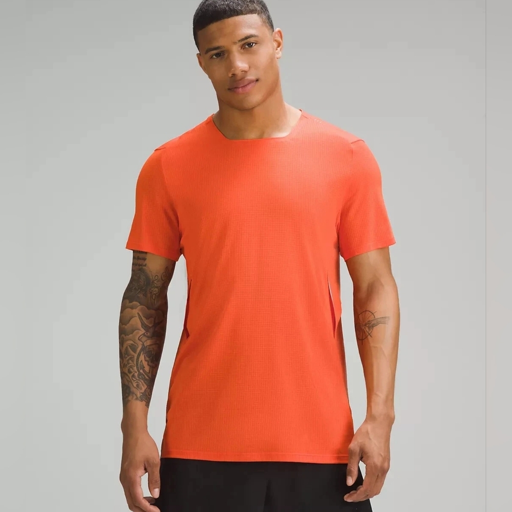 Lululemon Fast Free Short Sleeve Airflow Size L